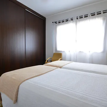 Galihost - Marianina Vila *