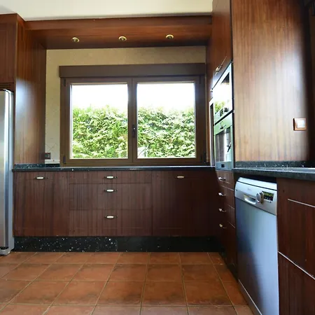 Galihost - Marianina Vila